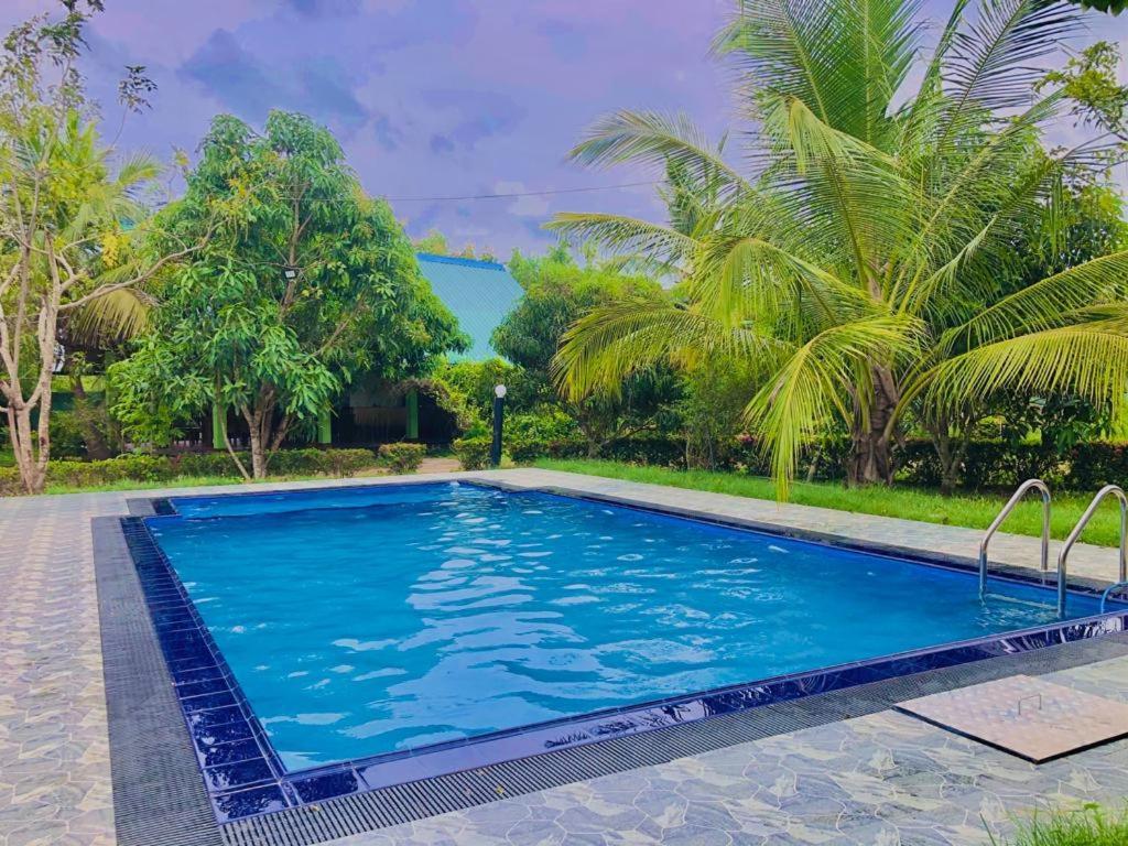 Serenity Lake Resort Yala Tissamaharama Exterior foto