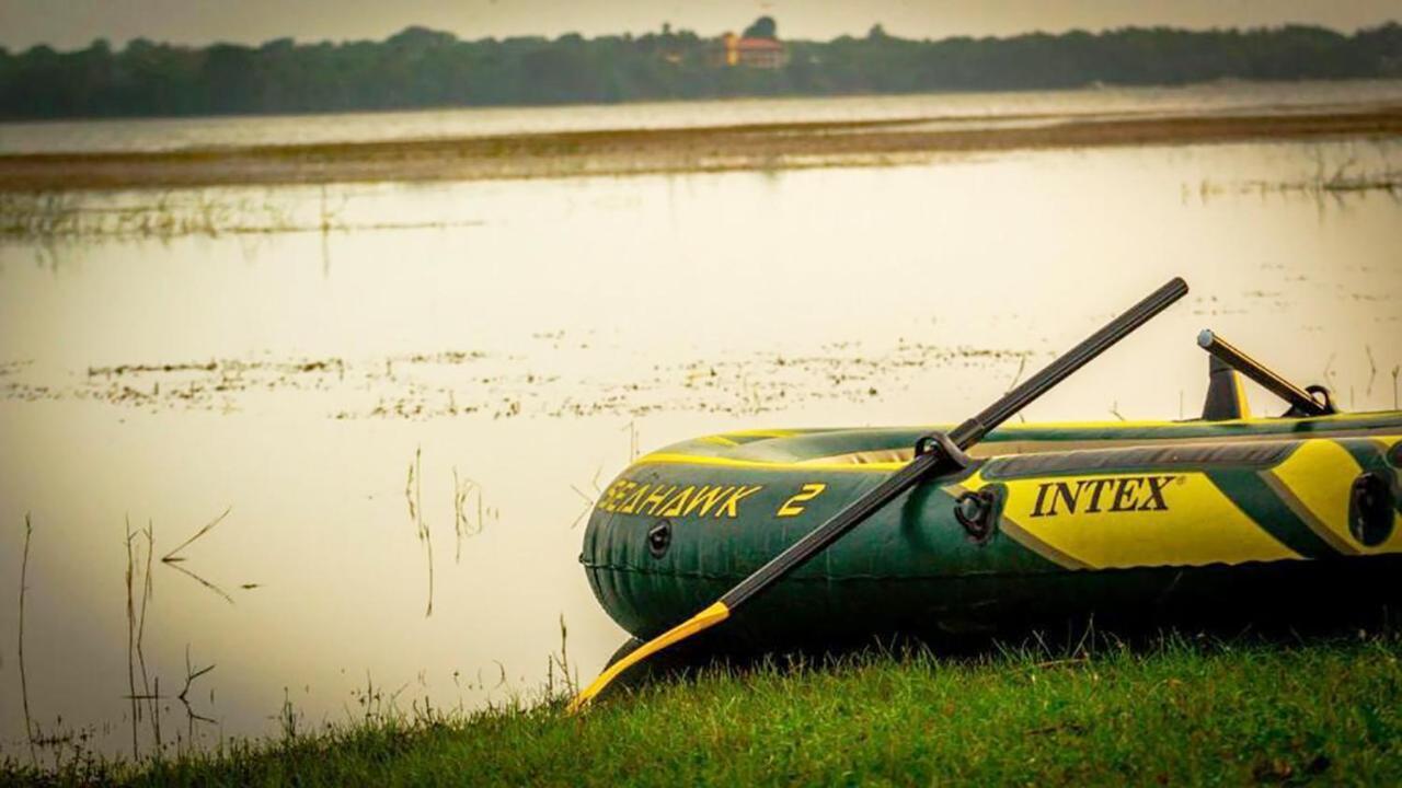 Serenity Lake Resort Yala Tissamaharama Exterior foto